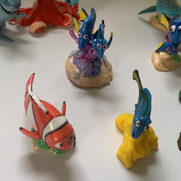 Finding Nemo Disney Pixar Mini Figures Lot of Eleven - Picture 4 of 7